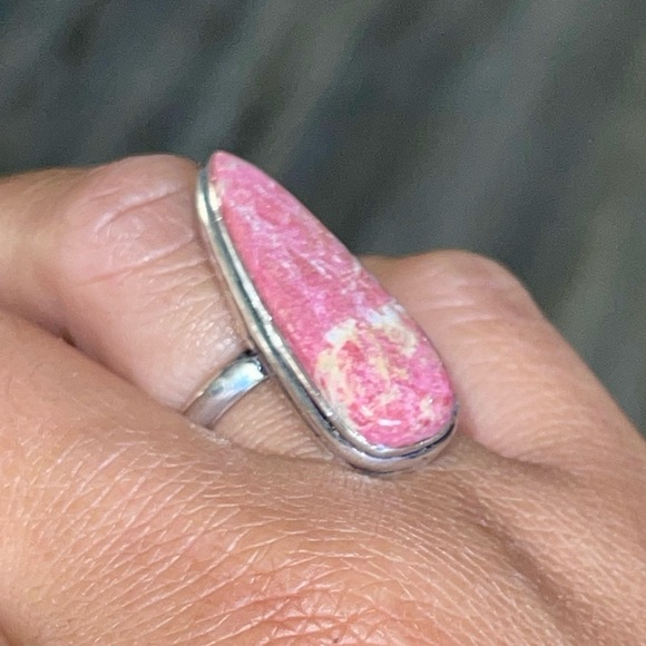 Bright Pink Thulite Ring Size 6 1/2 - Picture 11 of 15